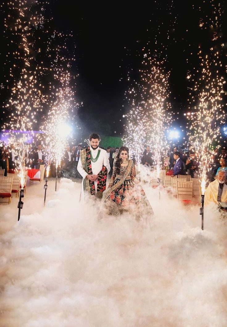 DD'S DECOR HUB - Magical Cold Pyro & Smoke Entry Design